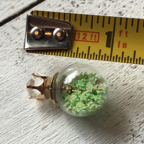 Green Star Double Stud Earrings - Picture 7 of 7